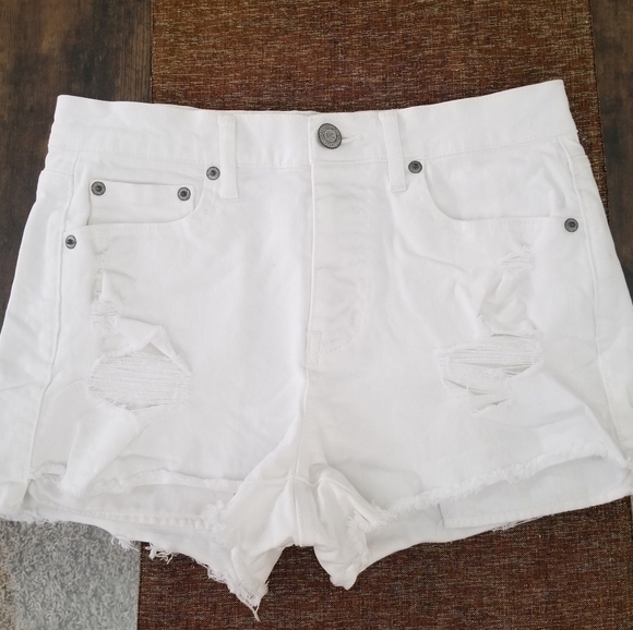 Aeropostale Women's White High Waisted Shorty Denim Distressed Shorts, size 8 - Picture 1 of 6